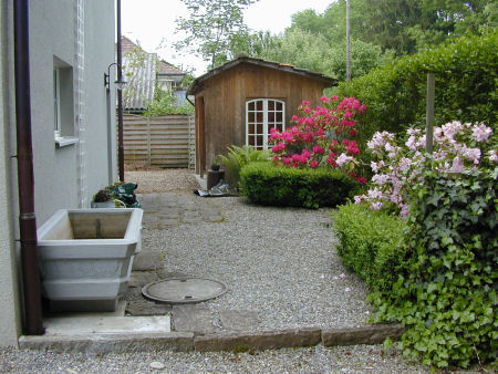 Hinten